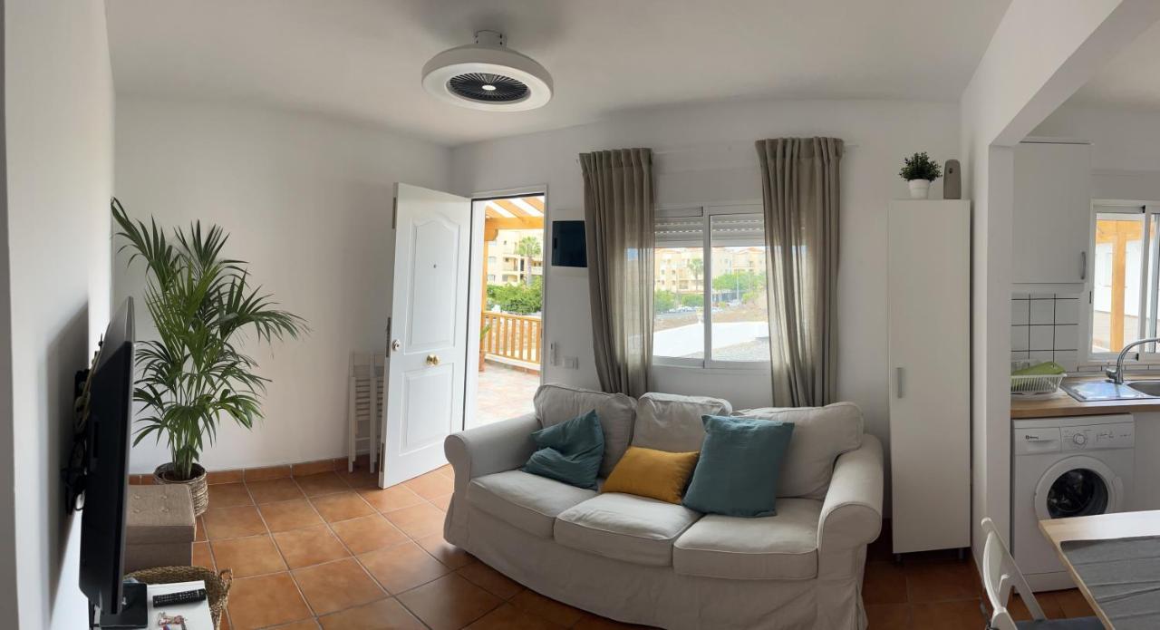2 Bedroom Apartments Los Cristianos Beach Tenerife Tamaragua Арона Екстериор снимка