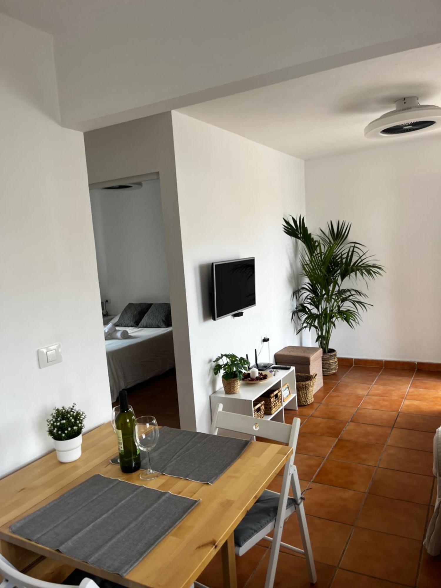2 Bedroom Apartments Los Cristianos Beach Tenerife Tamaragua Арона Екстериор снимка